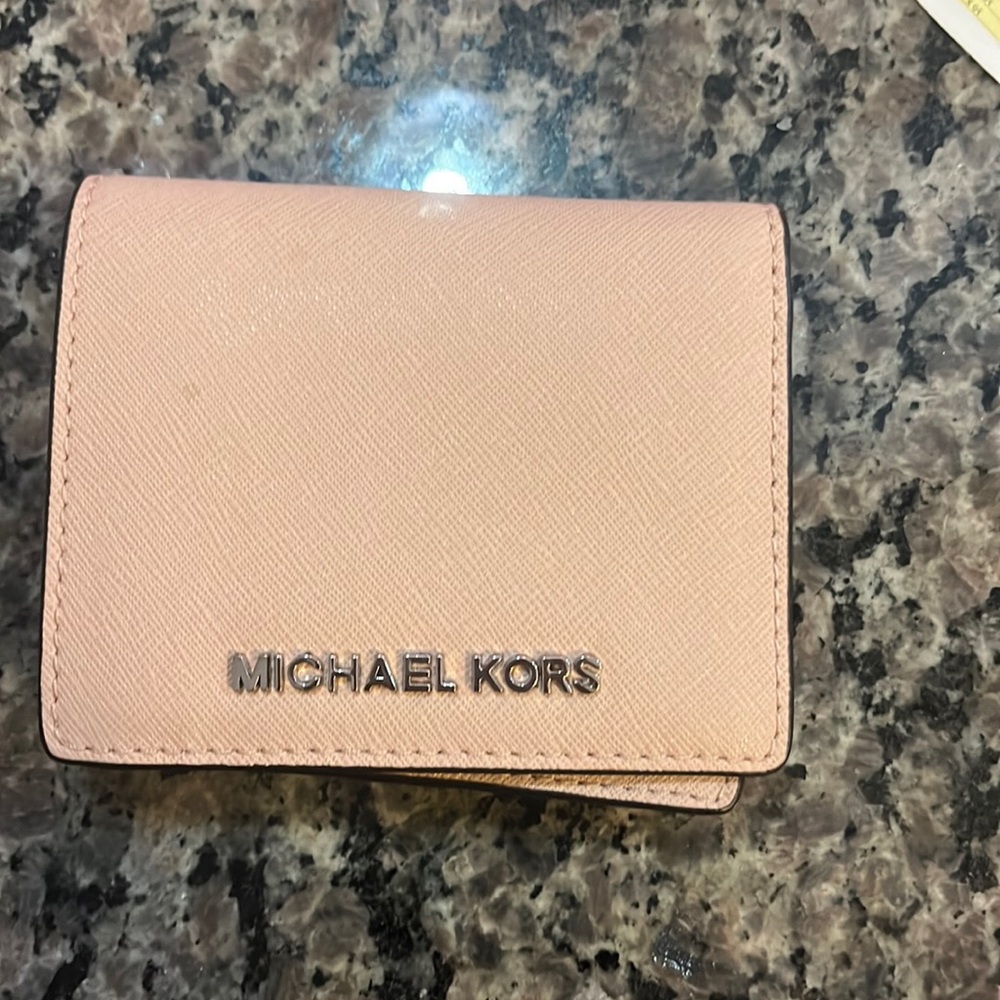 Michael Kors bifold women’s light pink/beige wallet *NEVER USED*